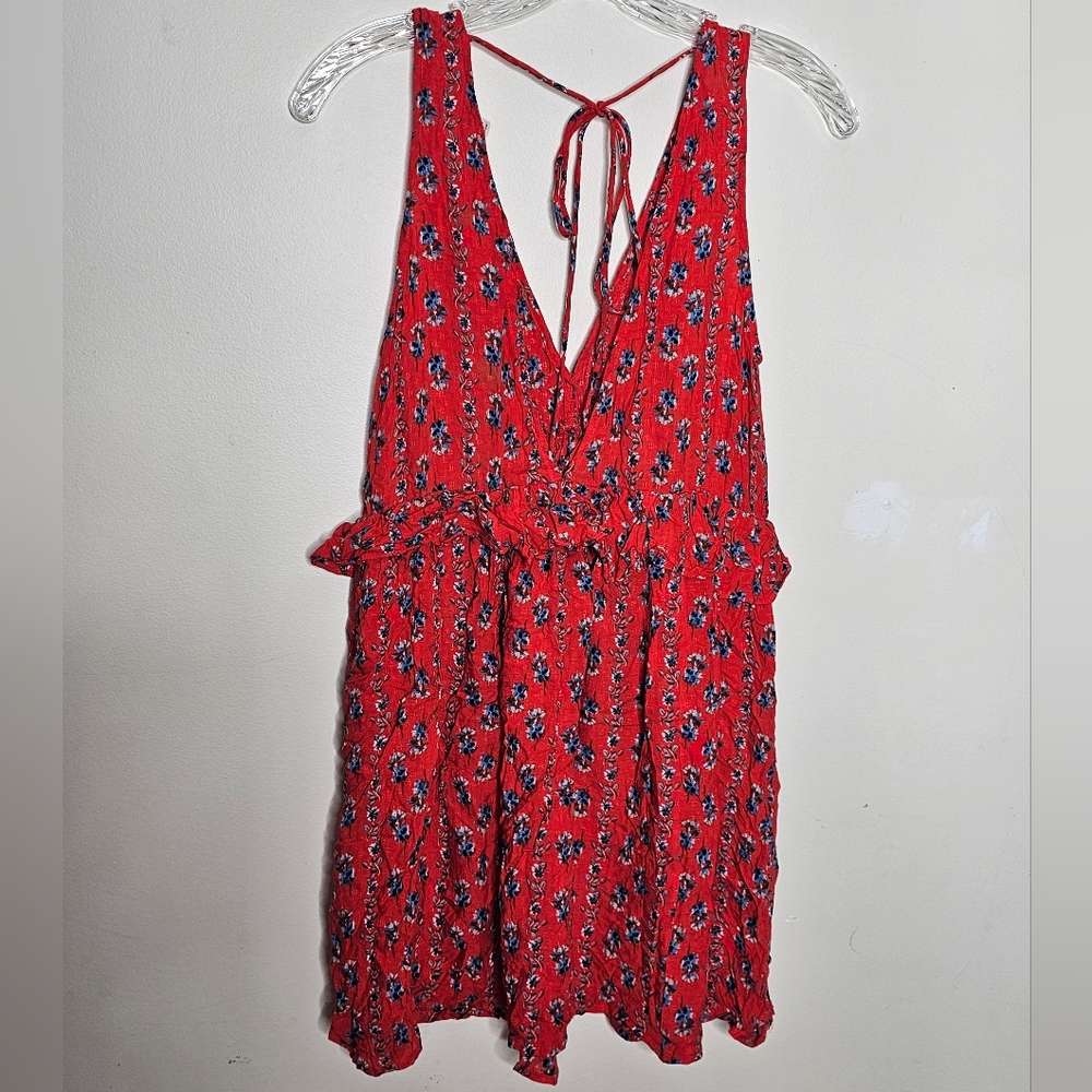 En Creme red tank top size medium